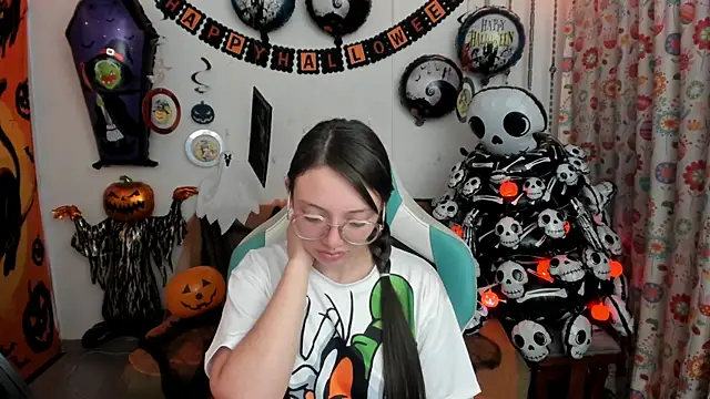 Snapshot of linda-schmidt chatting on October 7, 2025, 3:07 am linda-schmidt online show from October 7, 2025, 3:07 am