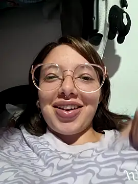 Snapshot of linda-schmidt chatting on March 18, 2025, 1:02 am linda-schmidt online show from March 18, 2025, 1:02 am