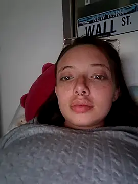 Snapshot of linda-schmidt chatting on October 5, 2025, 12:45 am linda-schmidt online show from October 5, 2025, 12:45 am