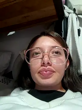 Snapshot of linda-schmidt chatting on September 20, 2025, 12:15 am linda-schmidt online show from September 20, 2025, 12:15 am