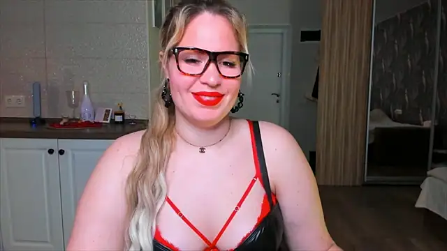 HotTiffani online show from February 26, 2026, 8:03 am