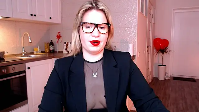 Snapshot of HotTiffani chatting on February 21, 2025, 6:07 am HotTiffani online show from February 21, 2025, 6:07 am