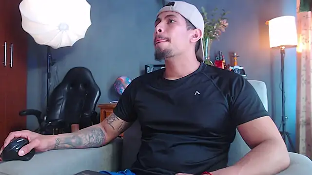 geirge teacherxx online show from November 5, 2025, 8:56 pm