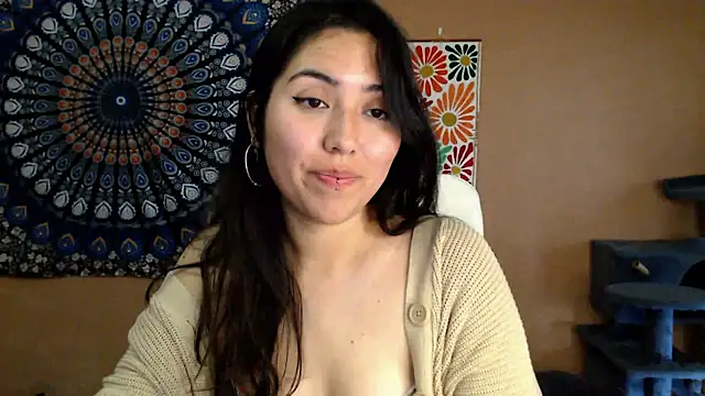 Snapshot of IntimateTales chatting on November 9, 2025, 8:40 am IntimateTales online show from November 9, 2025, 8:40 am