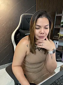 KellyBrooklyn  online show from March 16, 2026, 2:53 pm