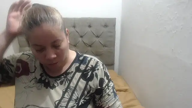 tiffany horny 1 online show from December 17, 2025, 8:19 am