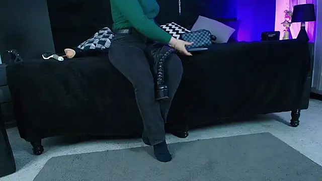  Jade 16 online show from October 23, 2025, 11:42 am