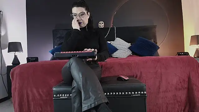 Jade 16 online show from May 9, 2026, 11:46 am