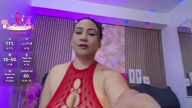 Snapshot of JuliRamirez chatting on October 4, 2025, 1:01 pm JuliRamirez online show from October 4, 2025, 1:01 pm