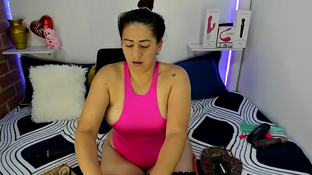 Snapshot of rukminilatin chatting on November 21, 2025, 5:17 am rukminilatin online show from November 21, 2025, 5:17 am