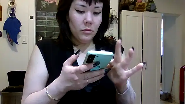 missemi online show from April 9, 2026, 4:24 pm