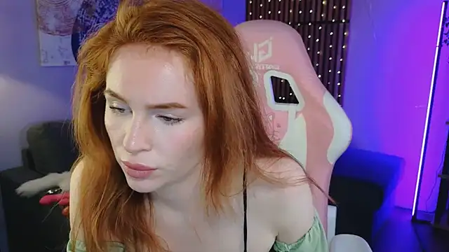GingerArin online show from January 21, 2025, 2:37 pm