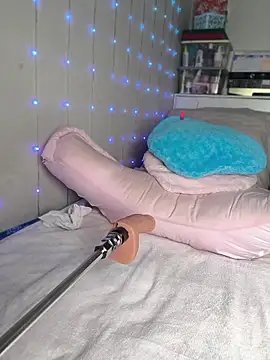 babyariane online show from May 20, 2026, 7:11 pm