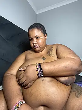 Snapshot of MissLola27 chatting on February 16, 2026, 8:02 am MissLola27 online show from February 16, 2026, 8:02 am