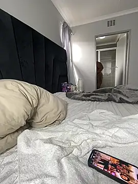 Snapshot of MissLola27 chatting on February 23, 2026, 10:05 am MissLola27 online show from February 23, 2026, 10:05 am