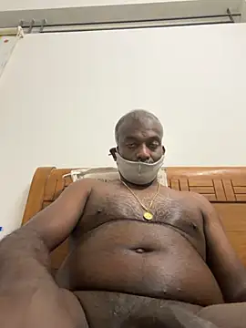 strongguyindia online show from November 10, 2025, 8:03 pm