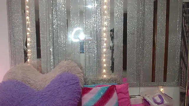 Snapshot of mijal_queen chatting on February 11, 2025, 2:25 am mijal queen online show from February 11, 2025, 2:25 am