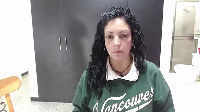 mijal queen online show from October 24, 2025, 3:16 am