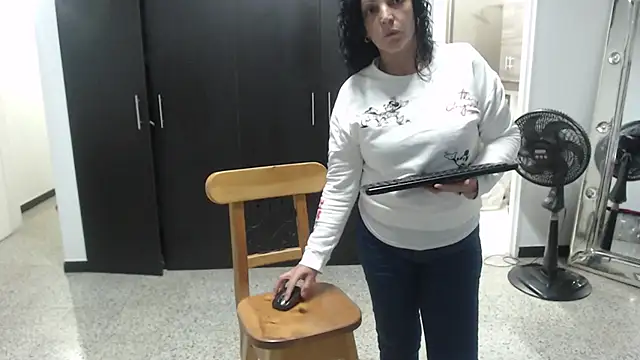 Snapshot of mijal_queen chatting on March 5, 2025, 2:36 am mijal queen online show from March 5, 2025, 2:36 am