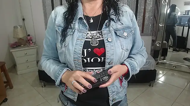 Snapshot of mijal_queen chatting on February 7, 2025, 2:29 am mijal queen online show from February 7, 2025, 2:29 am
