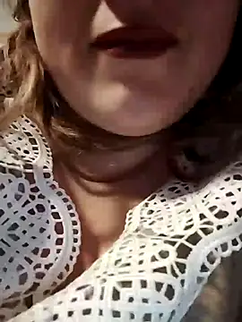 Snapshot of SWEETLUNA077 chatting on January 6, 2026, 4:22 pm SWEETLUNA077 online show from January 6, 2026, 4:22 pm