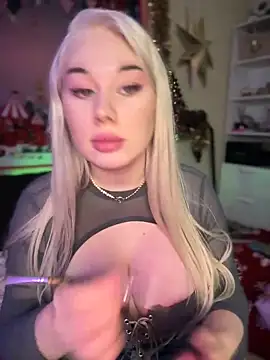 Snapshot of LaraHollywood chatting on January 5, 2025, 3:34 pm LaraHollywood online show from January 5, 2025, 3:34 pm