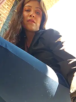 DORYY online show from November 3, 2025, 6:11 pm