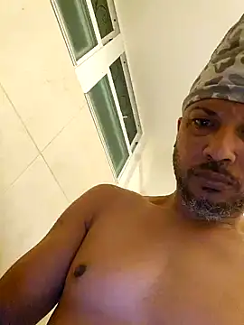 Snapshot of tropikboy chatting on February 26, 2025, 10:05 am tropikboy online show from February 26, 2025, 10:05 am
