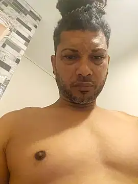 Snapshot of tropikboy chatting on March 4, 2025, 9:51 am tropikboy online show from March 4, 2025, 9:51 am