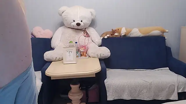 night is dark online show from November 9, 2025, 5:28 pm