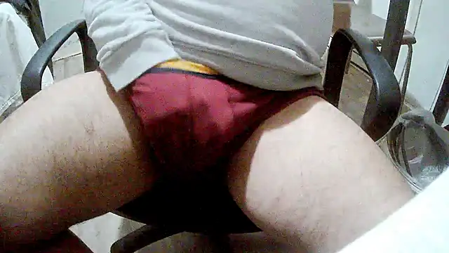 Snapshot of LiONTURK chatting on April 19, 2026, 8:55 pm LiONTURK online show from April 19, 2026, 8:55 pm
