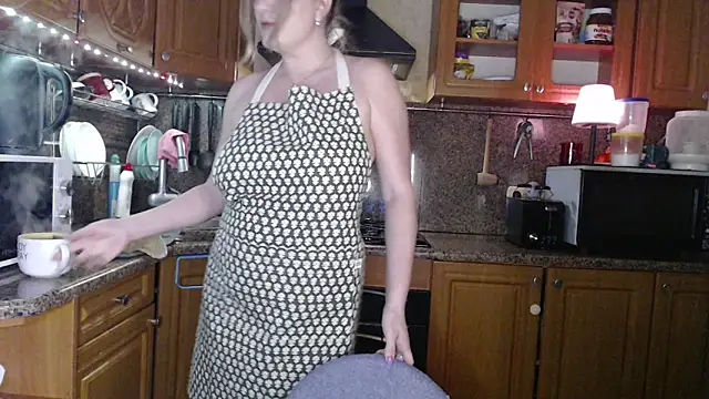 LizaCakes online show from January 27, 2025, 3:18 pm