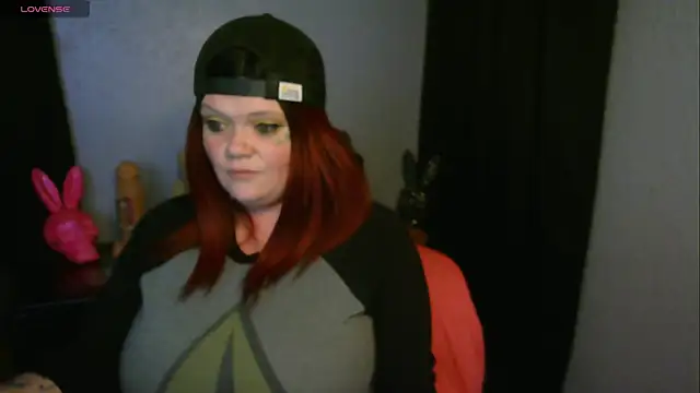 Snapshot of HoneyChambers chatting on November 15, 2025, 11:09 pm HoneyChambers online show from November 15, 2025, 11:09 pm