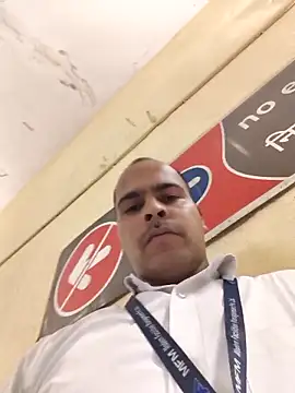 Vickyrajput009 online show from April 22, 2026, 4:03 pm