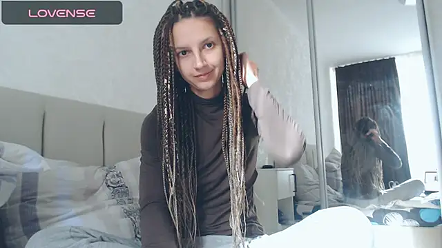 Snapshot of Alisa-w chatting on September 18, 2025, 1:14 pm Alisa-w online show from September 18, 2025, 1:14 pm