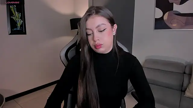 Snapshot of EllaClark chatting on September 29, 2025, 6:57 pm EllaClark online show from September 29, 2025, 6:57 pm
