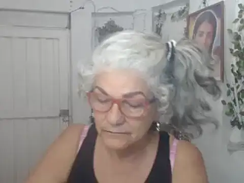 Snapshot of FunnyGrandma chatting on September 9, 2025, 12:54 am FunnyGrandma online show from September 9, 2025, 12:54 am