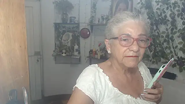 FunnyGrandma online show from May 26, 2026, 1:26 am