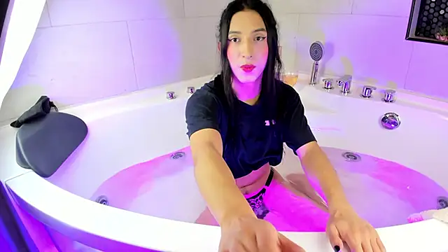 isabella-bisquer online show from November 30, 2025, 1:17 am