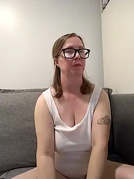 Snapshot of SweetandNaughty1 chatting on November 3, 2025, 4:32 pm SweetandNaughty1 online show from November 3, 2025, 4:32 pm