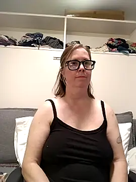 Snapshot of SweetandNaughty1 chatting on July 7, 2026, 6:47 am SweetandNaughty1 online show from July 7, 2026, 6:47 am