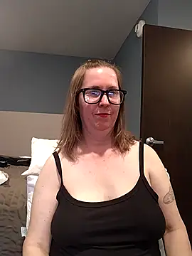 Snapshot of SweetandNaughty1 chatting on September 19, 2025, 4:27 am SweetandNaughty1 online show from September 19, 2025, 4:27 am