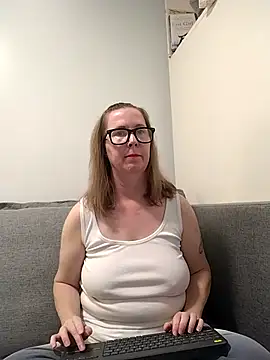 Snapshot of SweetandNaughty1 chatting on November 13, 2025, 9:08 pm SweetandNaughty1 online show from November 13, 2025, 9:08 pm