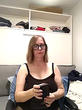 Snapshot of SweetandNaughty1 chatting on June 16, 2026, 4:23 am SweetandNaughty1 online show from June 16, 2026, 4:23 am