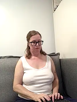 Snapshot of SweetandNaughty1 chatting on November 4, 2025, 8:01 pm SweetandNaughty1 online show from November 4, 2025, 8:01 pm