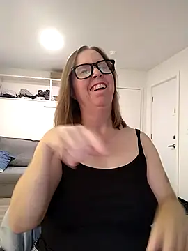 Snapshot of SweetandNaughty1 chatting on August 9, 2026, 5:02 am SweetandNaughty1 online show from August 9, 2026, 5:02 am