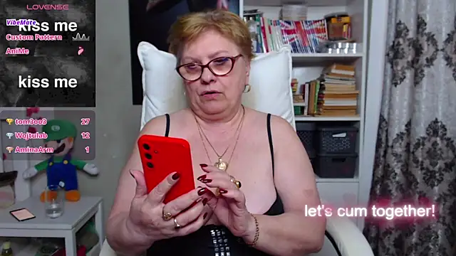 Snapshot of Mella4you chatting on February 11, 2025, 11:42 am Mella4you online show from February 11, 2025, 11:42 am