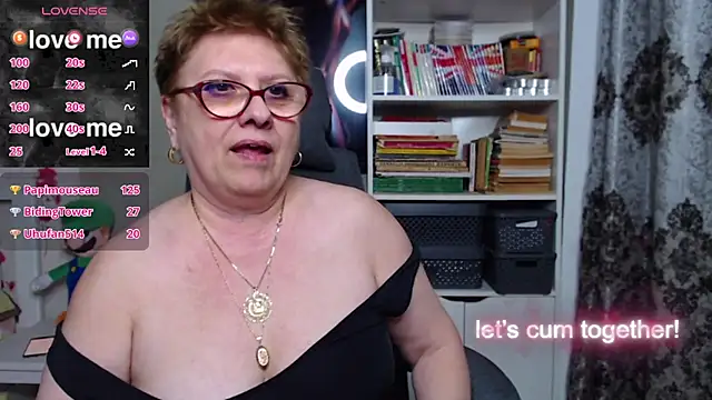 Snapshot of Mella4you chatting on February 27, 2025, 4:43 pm Mella4you online show from February 27, 2025, 4:43 pm