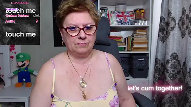 Snapshot of Mella4you chatting on March 4, 2025, 10:46 am Mella4you online show from March 4, 2025, 10:46 am