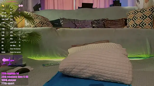 Snapshot of Sonya_Keller_new chatting on September 27, 2025, 9:37 am Sonya Keller new online show from September 27, 2025, 9:37 am